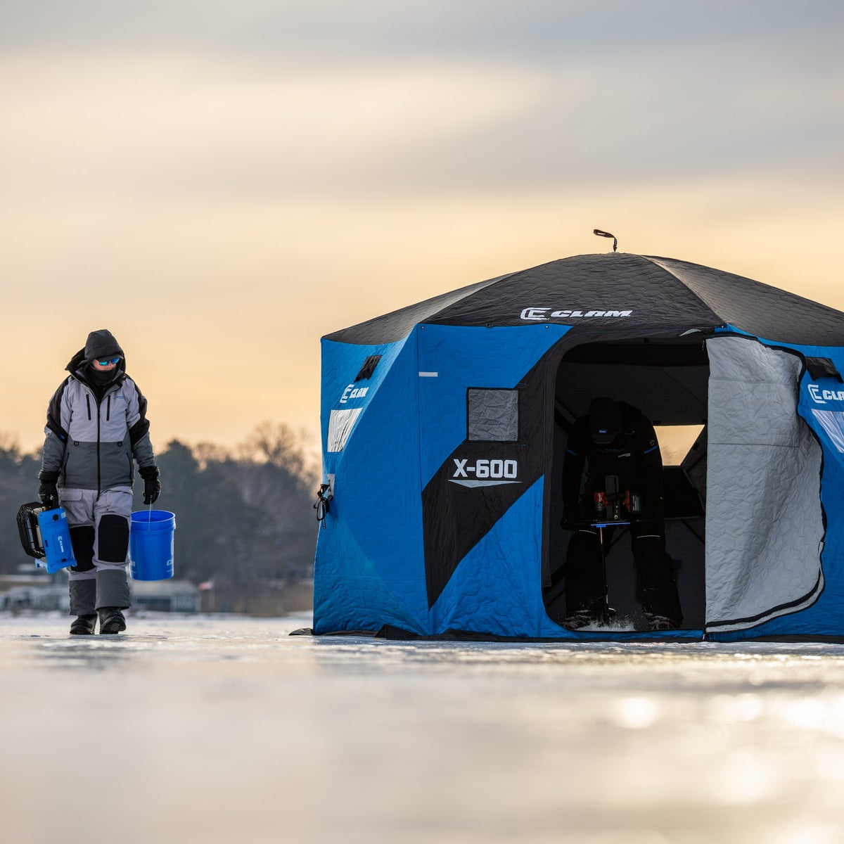 Clam X-600 Hub Shelter 5 Angler Capacity