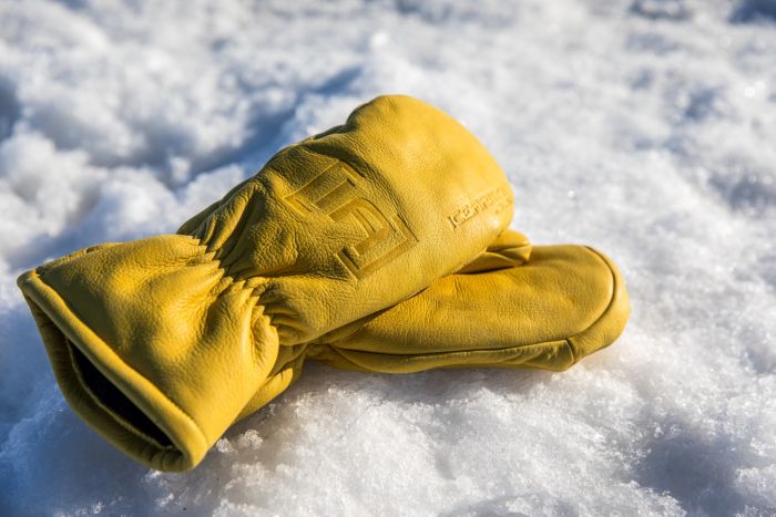 Clam Insulated Chopper Mitt