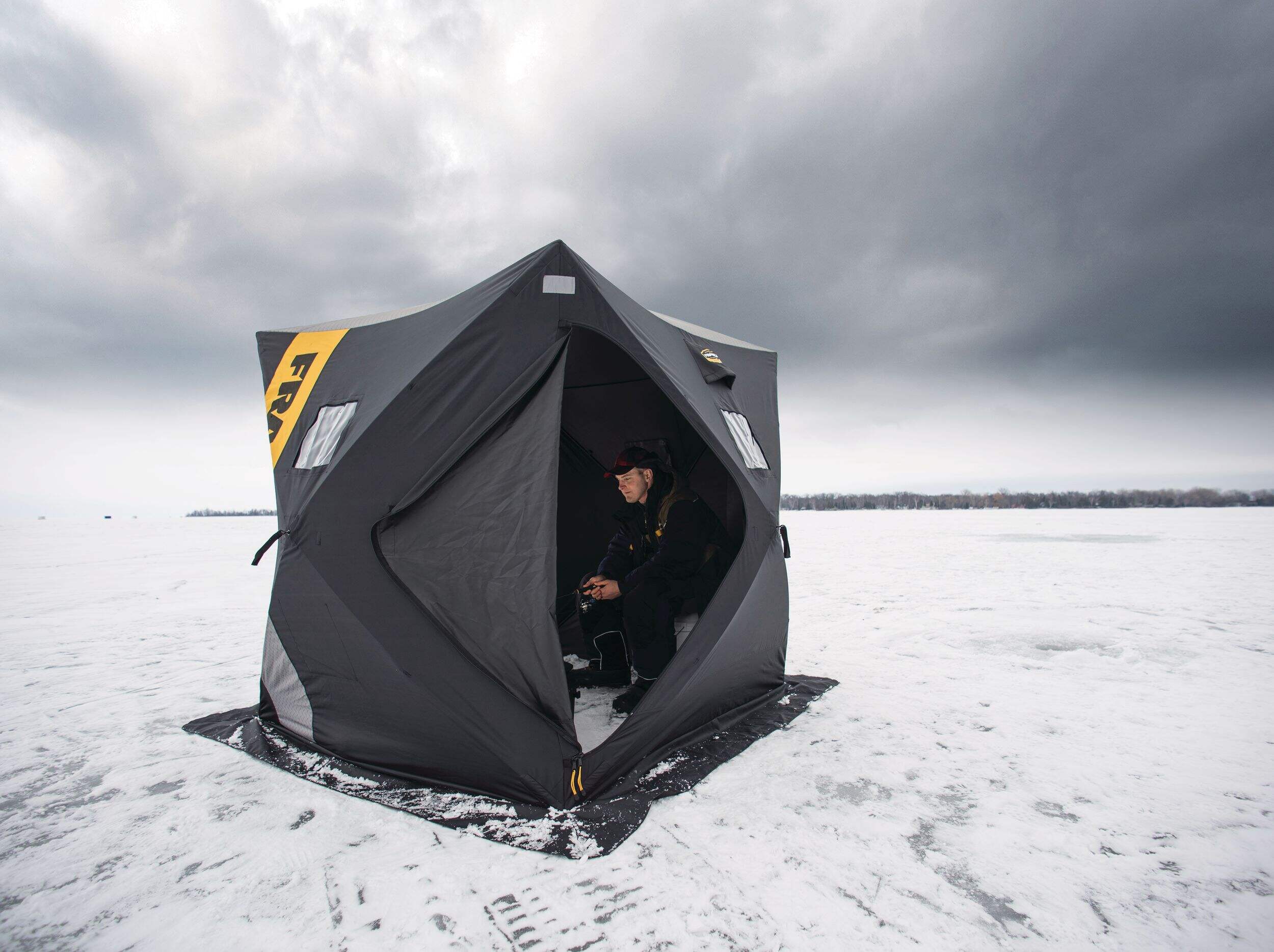 Frabill HQ100 Ice Fishing Shelter