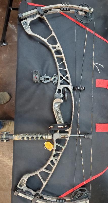 USED BOWS - HOYT SPYDER TURBO COMPOUND BOW PKG